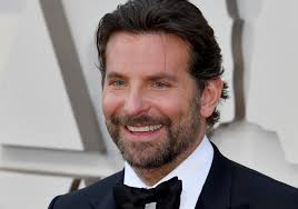 Nuovo amore per Bradley Cooper? Ecco chi è la donna che lo ha fatto  sorridere - Radio Monte Carlo